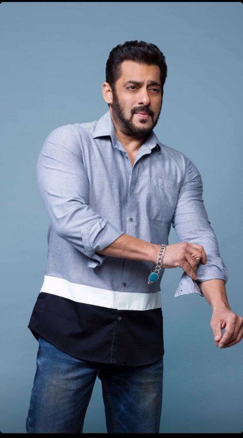 ਹਾਲ ਹੀ 'ਚ ਵੀਕੈਂਡ ਕਾ ਵਾਰ ਨੂੰ ਕ੍ਰਿਸ਼ਨਾ ਅਭਿਸ਼ੇਕ ਅਤੇ ਭਾਰਤੀ ਸਿੰਘ ਨੇ ਹੋਸਟ ਕੀਤਾ ਸੀ। ਤੁਹਾਨੂੰ ਦੱਸ ਦੇਈਏ ਕਿ ਬਿੱਗ ਬੌਸ OTT 2 ਦੀ ਸਟ੍ਰੀਮਿੰਗ 17 ਜੂਨ ਤੋਂ ਸ਼ੁਰੂ ਹੋਈ ਸੀ।