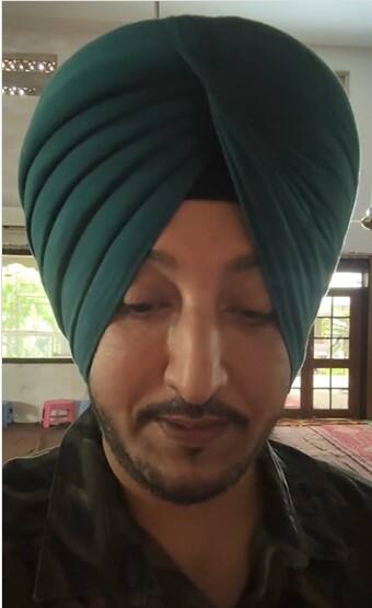 ਹਾਲਾਂਕਿ ਕੁਝ ਲੋਕਾਂ ਵੱਲੋਂ ਇੰਦਰਜੀਤ ਨਿੱਕੂ ਦੇ ਸਮਰਥਨ ਵਿੱਚ ਗੱਲ ਕੀਤੀ ਜਾ ਰਹੀ ਹੈ। ਉਨ੍ਹਾਂ ਫੈਨਜ਼ ਵੱਲੋਂ ਦਿੱਤੇ ਗਏ ਪਿਆਰ ਰਾਹੀਂ ਨਿੱਕੂ ਦਾ ਹੌਸਲਾਂ ਵਧਿਆ ਹੈ।