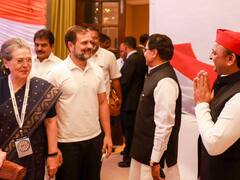 Opposition Meeting: विपक्षी दलों की बैठक में दिखी अखिलेश यादव की खास बॉन्डिंग, इन नेताओं के साथ आए नजर