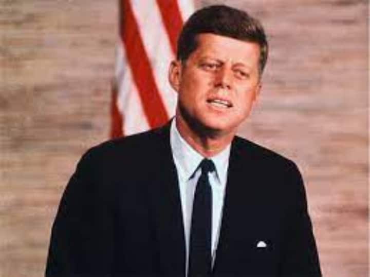 according to Gallup poll john F Kennedy is America's most popular ex president गैलप के पूर्व राष्ट्रपतियों के सर्वेक्षण में डोनाल्ड ट्रम्प की रेंटिग सबसे कम, जानें कौन है पहले स्थान पर