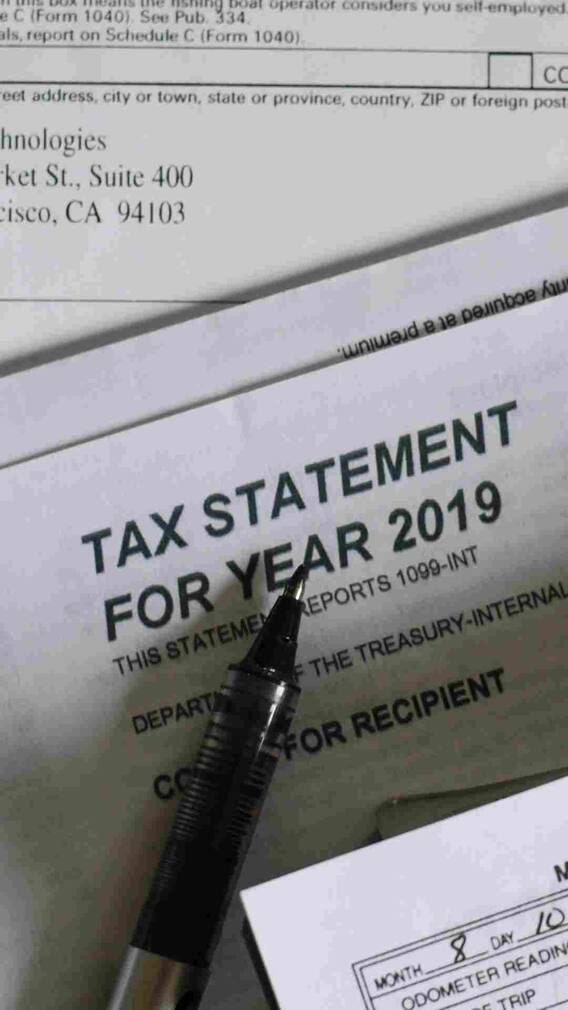 कोणतेही काम करत नाही, गृहिणी आहात, तरीही ITR भरण्याची गरज का आहे? जाणून घ्या!