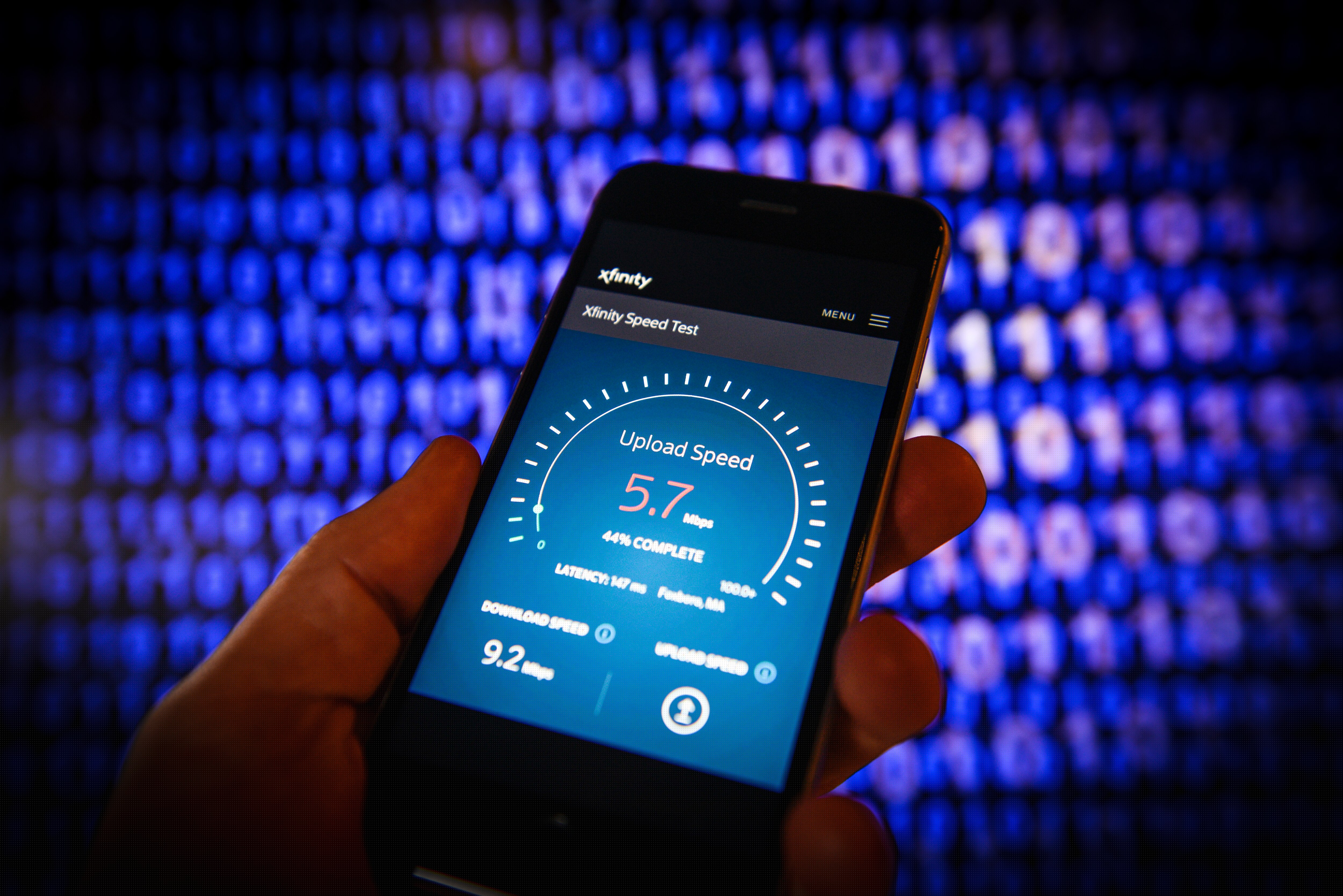 গ্রাহকদের নিরাপত্তার কথা মাথায় রেখেই প্রতিনিয়ত নানা গবেষণা করছে কেন্দ্রের DoT বা Department of Telecommunication. মোবাইল ব্য়বহারকারী তথ্য সুরক্ষিত রাখতে এবং নিরাপত্তা বাড়াতে একাধিক পদক্ষেপ করেছে তারা। অনেকসময়েই চুরি করা আধারের তথ্য ব্যবহার করে মোবাইল কানেকশন নেয় প্রতারকরা। তা নিয়ে অপরাধমূলক কাজ করা হয়,নাশকতা থেকে সাইবার প্রতারণা- যে কোনও ধরনের অপরাধ করা যেতে পারে। আপনি সতর্ক থাকলেই সহজে এড়ানো যাবে এই বিপদ।