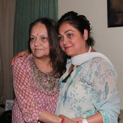 अपनी ट्विन सिस्टर्स से कुछ ऐसा है Tina Ambani का बॉन्ड, अंबानी परिवार की बहू ने शेयर की बहनों संग खास पलों की तस्वीरें