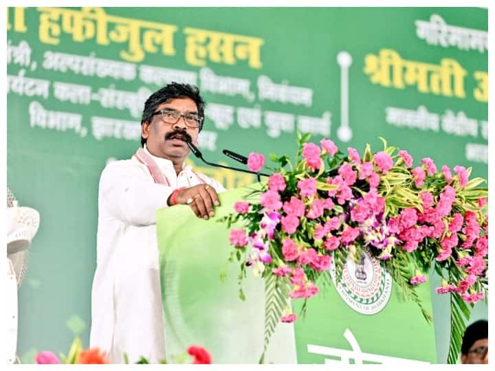 CM Hemant Soren laid the foundation stone of 793 crore scheme, sought support for Minister Baby