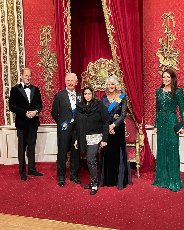 అక్కడ బ్రిటన్ రాజ కుటుంబ సభ్యులతో ఫోటోలు దిగింది.