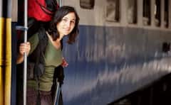 Train Rules: ट्रेन सुरू होऊन 10 मिनिटं झाली तरी सीटवर पोहोचला नाहीत तर तिकीट होणार रद्द? जाणून घ्या नवा नियम