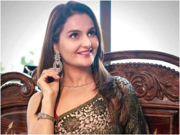 अबू सलेम से इश्क करना Monica Bedi को पड़ा था बेहद महंगा, करियर हो गया था तबाह, एक्ट्रेस का सालों बाद छलका दर्द