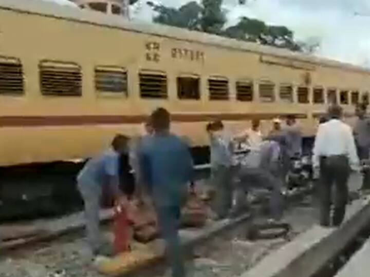 Padmavati Express train derails in Tirupati in Andhra Pradesh Padmavati Express Train Derails: पद्मावती एक्सप्रेस ट्रेन आंध्र प्रदेश के तिरुपति में हुई बेपटरी