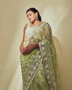 Hebah Patel In Saree : శారీలో హెబ్బా పటేల్ - స్టైలిష్ ఫోటోలు