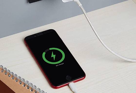 मोबाईल रात्रभर चार्जिंगला लावल्यास खराब होतो का?