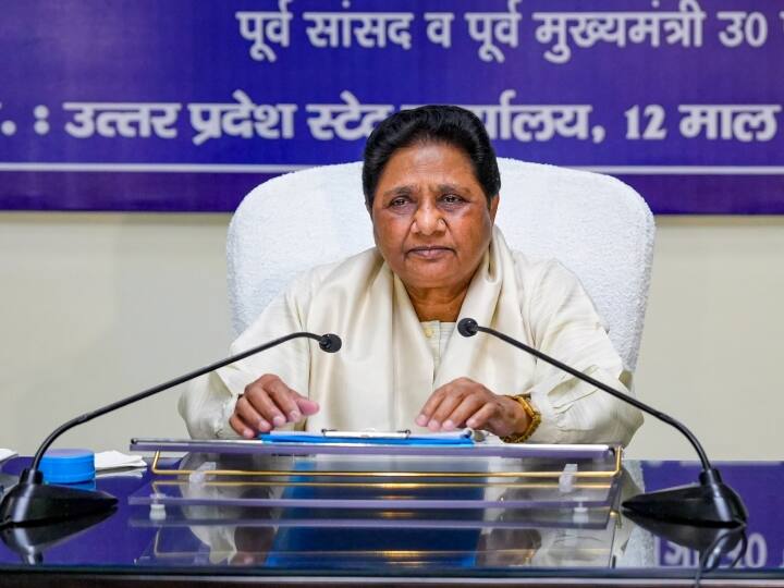 Rajasthan Assembly Elections 2023 BSP Supremo Mayawati attack on Ashok Gehlot Govt over minimum income guarantee ANN Rajasthan Election 2023: राजस्थान की राजनीति में मायावती की एंट्री, कांग्रेस का ऐसे चुनावी 'खेल' बिगाड़ने की तैयारी