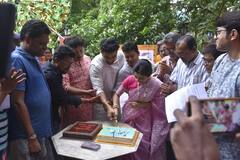 Bengali Serial Guddi: কেক কেটে ৫০০ পর্বের সাফল্য উদযাপন, ধারাবাহিক 'গুড্ডি'-র সেটে জমজমাট পার্টি