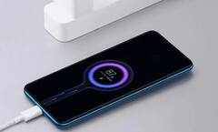 Mobile Charging: मोबाईल रात्रभर चार्जिंगला लावल्यास खराब होतो का? जाणून घ्या...