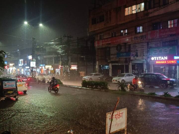 Monsoon Update Heavy rainfall from Delhi to Telangana Read the IMD update marathi news Monsoon Update : सावधान! राजधानी दिल्लीपासून तेलंगणापर्यंत मुसळधार पावसाची शक्यता; वाचा हवामान विभागाचा अंदाज