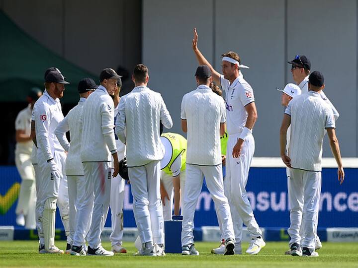 Stuart Broad of England celebrates with teammates after taking the wicket of Travis Head of Australia which was his 600th Wicket in Test Match Cricket during Day One of Ashes 4th Test Match between England and Australia at Old Trafford on July 19, 2023 in Manchester, England. (Image Source: Getty Images)