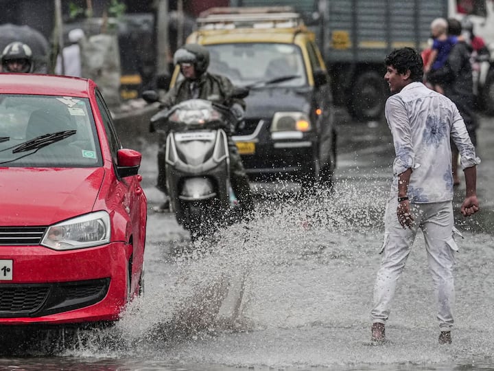 Maharashtra Rain: Local Trains Services Hit, Schools Closed. Alerts Issued For Mumbai, Pune As More Downpour Predicted — 10 Points Maharashtra Rain: Local Trains Services Hit, Schools Closed. Alerts Issued For Mumbai, Pune As More Downpour Predicted — 10 Points