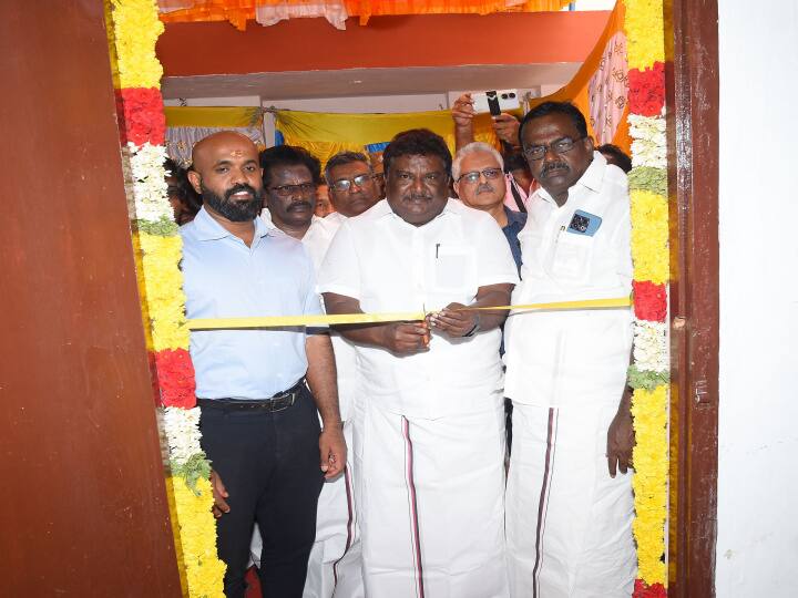 முதல்வரை கண்டு பிரதமர் மோடி அஞ்சுவதே அமலாக்கத்துறை சோதனைக்கு காரணம் - அமைச்சர் சிவசங்கர் Prime Minister Modi's fear of the Prime Minister is the reason for the enforcement department's raid - Minister Sivashankar TNN முதல்வரை கண்டு பிரதமர் மோடி அஞ்சுவதே அமலாக்கத்துறை சோதனைக்கு காரணம் - அமைச்சர் சிவசங்கர்