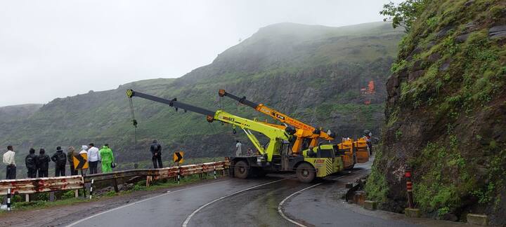 सप्तशृंगगड ते नांदुरी (Saptashrungi Gad To Nanduri) आणि नांदुरी ते  सप्तशृंगगड (Nanduri To Saptashrungi Gad) रस्ता आज (19 जुलै) बंद ठेवला होता