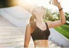 गर्मियों में इन 6 काऱणों के चलते आप हर वक्त महसूस करते हैं थकान और कमजोरी