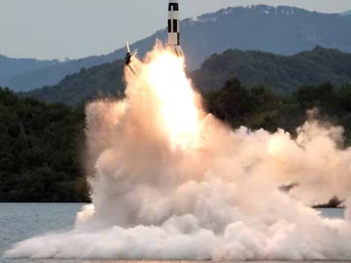 North Korea Missiles: अमेरिकी न्यूक्लियर सबमरीन के विरोध में नॉर्थ कोरिया ने दागीं दो बैलिस्टिक मिसाइलें, कोरियाई क्षेत्र में टेंशन North Korea test two short range of ballistic missiles after US nuclear submarine sails toward south Korea North Korea Missiles: अमेरिकी न्यूक्लियर सबमरीन के विरोध में नॉर्थ कोरिया ने दागीं दो बैलिस्टिक मिसाइलें, कोरियाई क्षेत्र में टेंशन