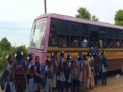 என்ன மனுஷன்யா..! மாணவர்களை வரிசையில் நிற்க வைத்து, பேருந்தில் ஏற்றும் நடத்துனர்..!