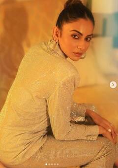 Rakul Preet Singh: ਰਿਵੀਲਿੰਗ ਆਊਟਫਿਟ 'ਚ ਰਕੁਲ ਪ੍ਰੀਤ ਸਿੰਘ ਨੇ ਕਰਵਾਇਆ ਗਲੈਮਰਸ ਫੋਟੋਸ਼ੂਟ, ਵੇਖੋ ਅਦਾਕਾਰਾ ਦੀਆਂ ਹੌਟ ਤਸਵੀਰਾਂ