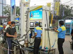 Petrol, Diesel Price: மாற்றம் கண்டுள்ளதா பெட்ரோல், டீசல் விலை.. இன்றைய நிலவரம் என்னன்னு தெரிஞ்சிகோங்க..!
