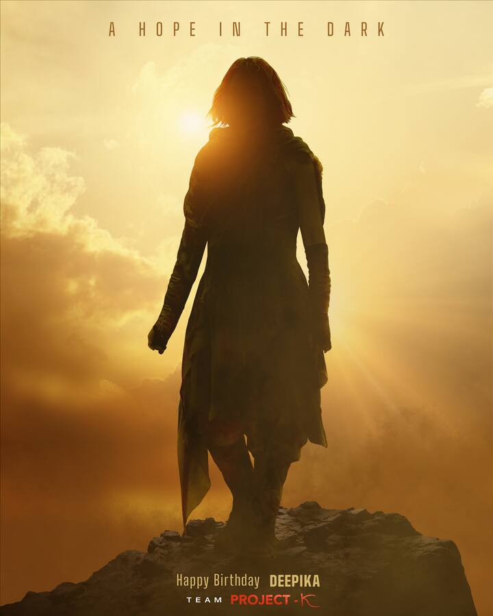 முன்னதாக தீபிகா படுகோன் பிறந்தநாள் அன்று அவரின் பர்ஸ்ட் லுக்கை படக்குழு வெளியிட்டது என்பது குறிப்பிடத்தக்கது.