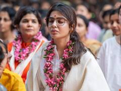 Samantha Ruth Prabhu Pics: एक्टिंग से ब्रेक लेकर इनके आश्रम पहुंचीं सामंथा रुथ प्रभु, ध्यान में लीन हुए सामने आईं ये तस्वीरें