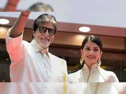 ਇੰਝ ਲੱਗਦਾ ਹੈ ਜਿਵੇਂ ਉਹ ਸ਼ਵੇਤਾ ਨੂੰ ਘਰ ਆਉਂਦੀ ਦੇਖ ਰਹੀ ਹੋਵੇ। ਐਸ਼ਵਰਿਆ ਨੇ ਉਹ ਥਾਂ ਭਰ ਦਿੱਤੀ ਹੈ ਜੋ ਸ਼ਵੇਤਾ ਦੇ ਜਾਣ ਨਾਲ ਖਾਲੀ ਹੋਈ ਸੀ। ਅਸੀਂ ਕਦੇ ਵੀ ਇਹ ਨਹੀਂ ਸਮਝ ਸਕੇ ਕਿ ਸ਼ਵੇਤਾ ਪਰਿਵਾਰ ਵਿੱਚ ਨਹੀਂ ਹੈ, ਉਹ ਬਾਹਰ ਹੈ ਅਤੇ ਬੱਚਨ ਨਹੀਂ ਹੈ। ਇਹ ਬਹੁਤ ਔਖਾ ਹੈ।