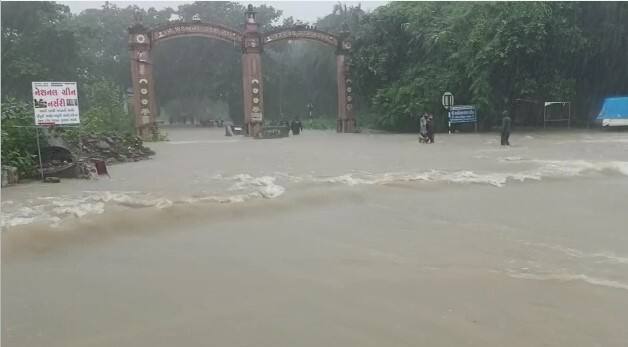 Heavy rain has been predicted in Gujarat for the next five days Rain forecast: હજુ લોકોને નહીં મળે રાહત, આગામી 5 દિવસ રાજ્યનાં આ વિસ્તારોમાં ભારે વરસાદની આગાહી