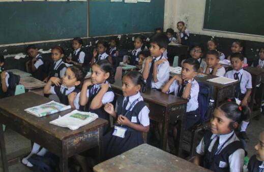 Pune School pune 355 schools in remote areas to remain closed for two days after heavy rains Pune School : पुणे जिल्ह्यातील 355 शाळा दोन दिवस राहणार बंद