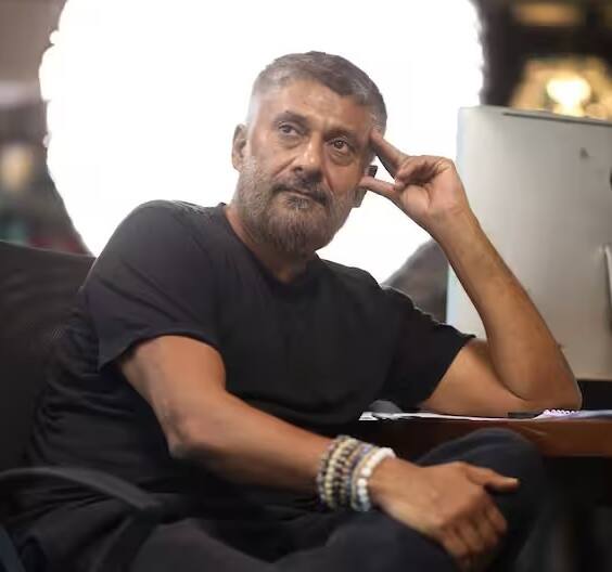 હિંસા પર પ્રતિક્રિયા આપતા, ધ કાશ્મીર ફાઈલ્સના ડિરેક્ટર વિવેક અગ્નિહોત્રીએ ટ્વીટ કર્યું, 