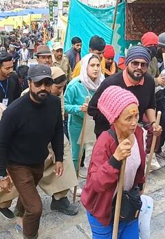 Sara Ali Khan Undertakes Amarnath Yatra, Shares Pics From Sonmarg Vacation