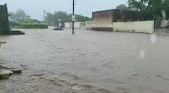Gujarat Rain: રાજકોટનું આ ગામ થયું સંપર્ક વિહોણું, નદીના પાણી ગામમાં ઘૂસતા લોકો વિકટ પરિસ્થિતિમાં મુકાયા