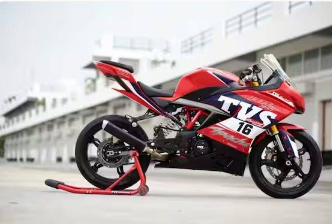 ਇਸ ਸੂਚੀ ਵਿੱਚ ਪੰਜਵੀਂ ਬਾਈਕ TVS Apache RR 310 ਹੈ। ਜਿਸ ਵਿੱਚ ਮਲਟੀ ਇਨਫਰਮੇਸ਼ਨ ਰਾਈਡਰ ਕੰਸੋਲ, ਕੰਸੋਲ ਡਿਸਪਲੇ ਨੇਵੀਗੇਸ਼ਨ ਅਤੇ ਮੋਬਾਈਲ ਨੋਟੀਫਿਕੇਸ਼ਨ ਵਰਗੀਆਂ ਵਿਸ਼ੇਸ਼ਤਾਵਾਂ ਕੰਪਨੀ ਤੋਂ ਉਪਲਬਧ ਹਨ। ਕੰਪਨੀ ਆਪਣੀ ਬਾਈਕ ਨੂੰ 2.72 ਲੱਖ ਰੁਪਏ ਦੀ ਸ਼ੁਰੂਆਤੀ ਕੀਮਤ 'ਤੇ ਵੇਚਦੀ ਹੈ।