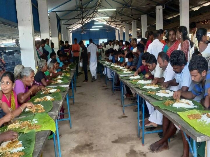 புதுக்கோட்டையில் 15 பேர் சேர்ந்து நடத்திய மொய் விருந்தில் ஆயிரக்கணக்கானோர் பங்கேற்பு; 60 லட்சம் ரூபாய்  வசூல்