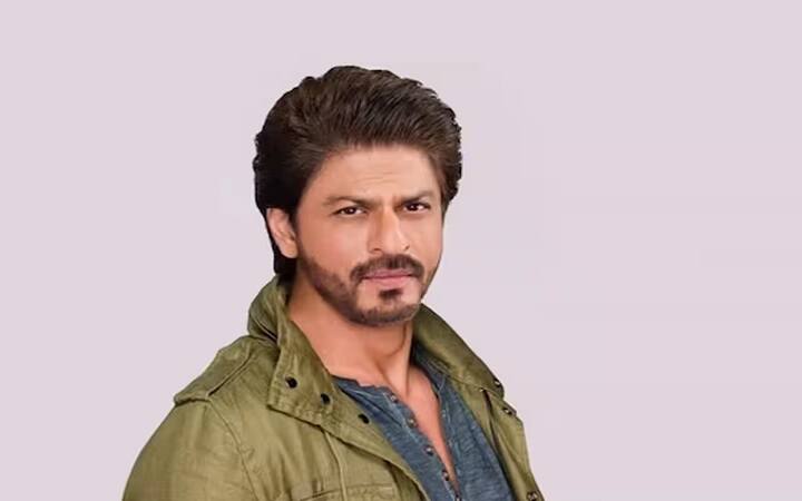 શાહરૂખ ખાન: શાહરૂખ ખાને પોતાના જીવનમાં ભારતીય આર્મી ઓફિસર બનવાનું સપનું જોયું હતું. જો કે તે આ સપનું રિયલ લાઈફમાં પૂરું કરી શક્યો ન હતું, પરંતુ સ્ક્રીન પર તેને ઘણી વખત આર્મી ઓફિસર બનવાનો મોકો મળ્યો.