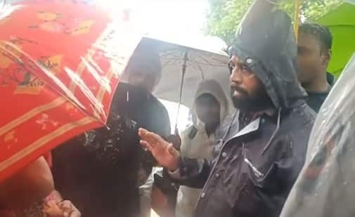 Irshalvadi Landslide Chief Minister Eknath Shinde decision to walk to spot himself maharashtra monsoon update Irshalwadi Landslide Irshalwadi Landslide : अतिशय खडतर वाट पायाखाली तुडवत मुख्यमंत्री एकनाथ शिंदे दुर्घटनास्थळी, परिस्थितीचा घेतला आढावा