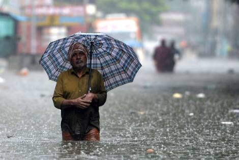 Pune Red Alert News Red alert issued in Pune madhe Ghat closed for tourism for next 60 days Pune Weather Updates :  पुण्यात दोन दिवस रेड अलर्ट जारी; पुढील 60 दिवस 'हा' घाट पर्यटनासाठी बंद