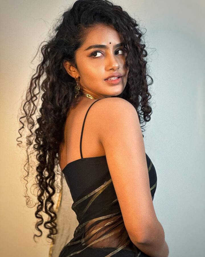 முட்ட போட்டு மனசுல கண்ணத்தூக்கி எாியுற திட்டா எட்டி செதறுறேன் எறலி