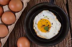 Egg Benefits : रोज एक किंवा दोन अंडी खाल्ल्याने शरीराला मिळतात अनेक फायदे; जाणून घ्या