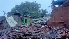 Irshalwadi Landslide : इर्शाळवाडीत माळीणची पुनरावृत्ती, दरड कोसळून चार जणांचा मृत्यू, 120 ते 130 लोक अडकल्याची भीती