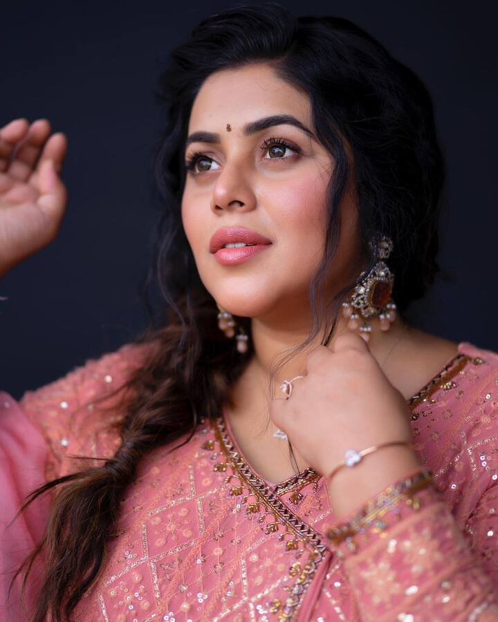 పూర్ణ అందమైన ఫోటోలు.