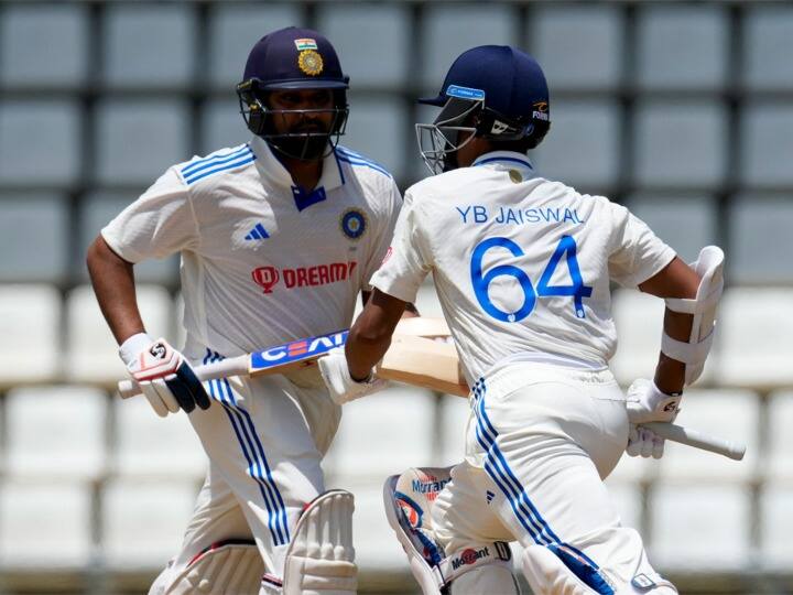 भारत और वेस्टइंडीज के बीच टेस्ट सीरीज का दूसरा मैच त्रिनिदाद में खेला जा रहा है. टीम इंडिया इस मुकाबले में पहले बैटिंग करने उतरी. भारत को कप्तान रोहित शर्मा और यशस्वी जायसवाल ने शानदार शुरुआत दी. इन दोनों के बीच शतकीय साझेदारी हुई. रोहित और यशस्वी ने इसकी मदद से खास रिकॉर्ड अपने नाम कर लिया.