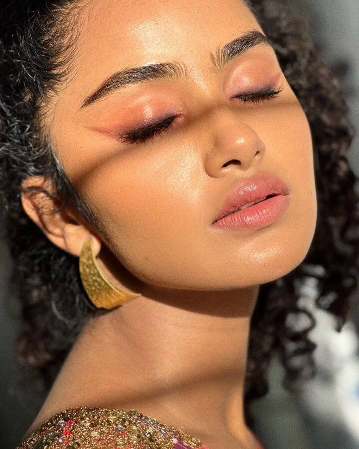 விட்டா கொஞ்சம் பொழைக்கிறேன் விடுடி...