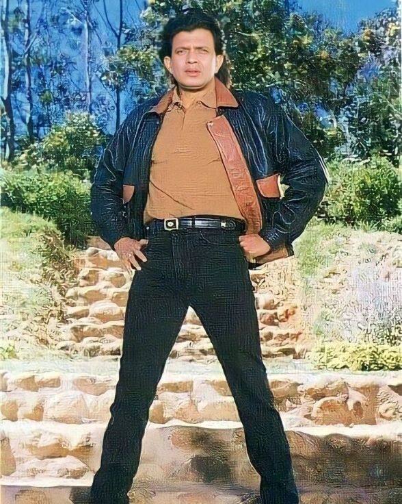 मिथुन चक्रवर्ती को इंडस्ट्री में अपना मुकाम बनाने के लिए बहुत स्ट्रगल का सामना करना पड़ा. एक्टर ने ईटीसी को दिए इंटरव्यू में हाल ही में खुलासा किया कि एक समय तो ऐसा था कि उन्हें सोने के लिए भी जगह नहीं मिलती थी.