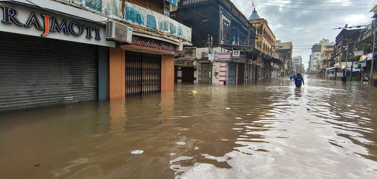 Rain in 201 talukas of state in last 24 hours, heavy loss in Saurashtra; Maximum 14 inches in Mangrol છેલ્લા 24 કલાકમાં 201 તાલુકામાં વરસાદ, સૌરાષ્ટ્રમાં તારાજી; માંગરોળમાં સૌથી વધુ 14 ઇંચ