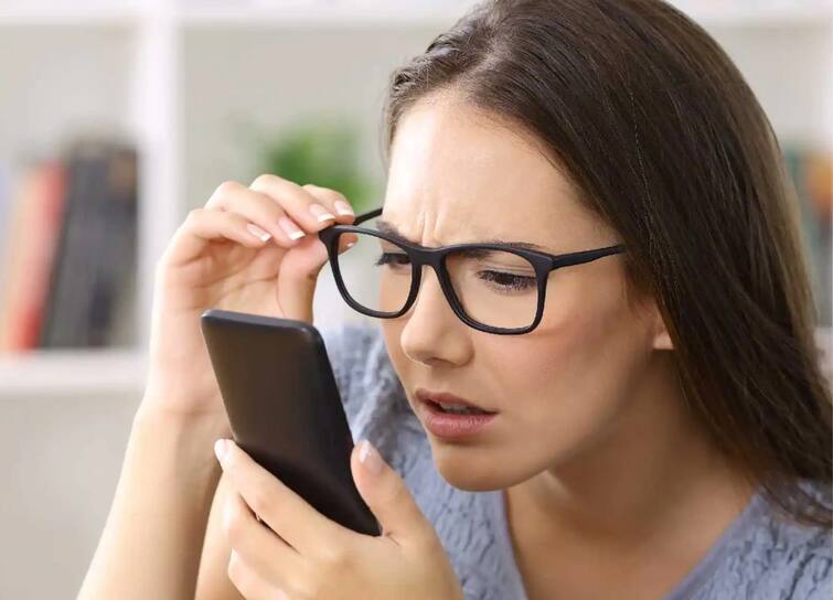 Smartphone Brightness: using the smartphone at full brightness can cause this damage for all mobile users Tech Guide: સ્માર્ટફોનમાં બ્રાઇટનેસ ફૂલ રાખવી બની શકે છે જોખમી, જાણો કઇ રીતે થાય છે નુકસાન ?