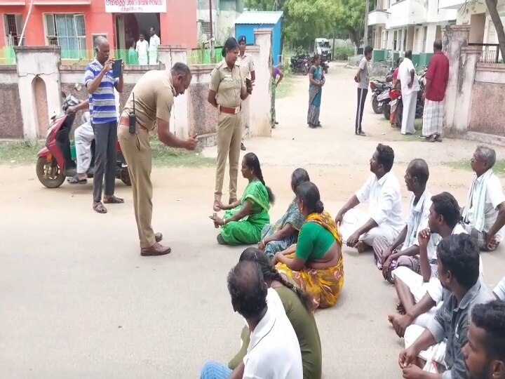 Crime: இளம்பெண்ணை காதலித்து ஏமாற்றிய இளைஞர்; காவல் நிலையம் முன்பு  தீக்குளிக்க முயன்ற தந்தை